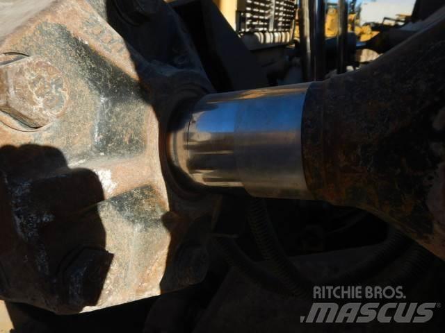 CAT D10T2 Dozers - Tratores rastos