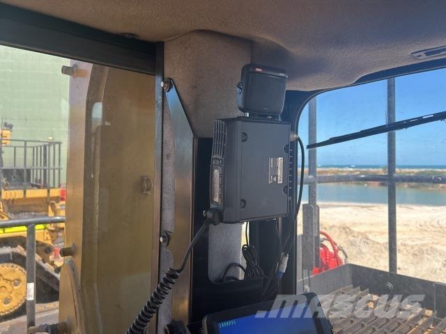 CAT D11T Dozers - Tratores rastos