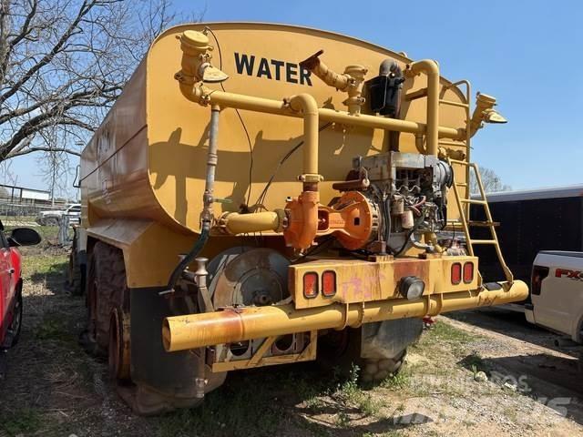 CAT D300D Auto-tanques