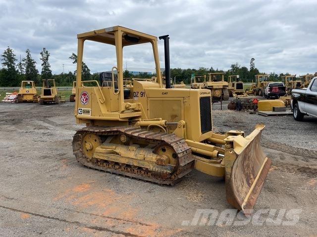 CAT D3B Dozers - Tratores rastos