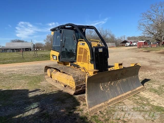 CAT D5K2 LGP Dozers - Tratores rastos
