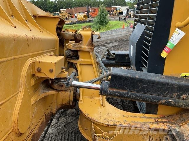CAT D6K2 LGP Dozers - Tratores rastos