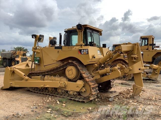 CAT D8T Dozers - Tratores rastos