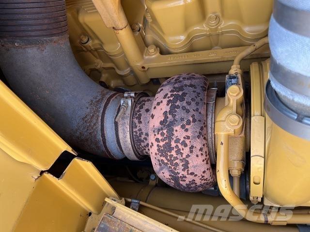 CAT D9T Dozers - Tratores rastos