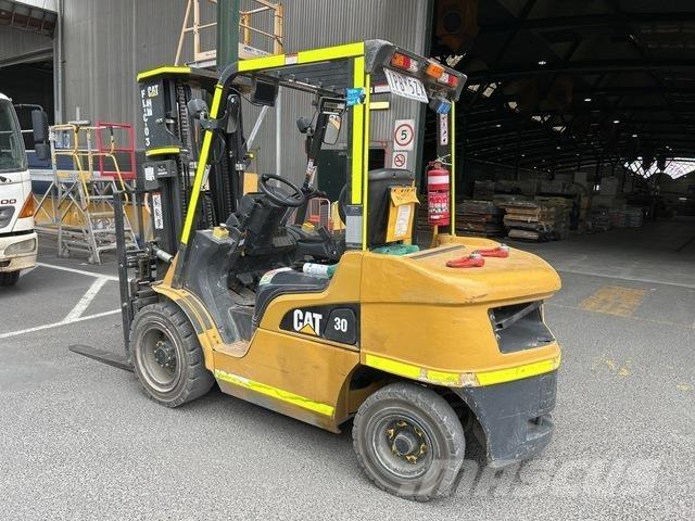 CAT DP30 Empilhadores - Outros