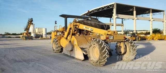 CAT RM300 Compactadores para terra