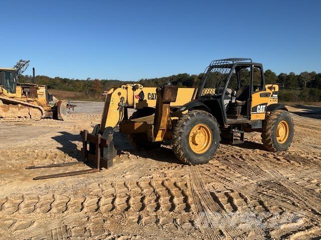 CAT TH460B Manipulador telescópico