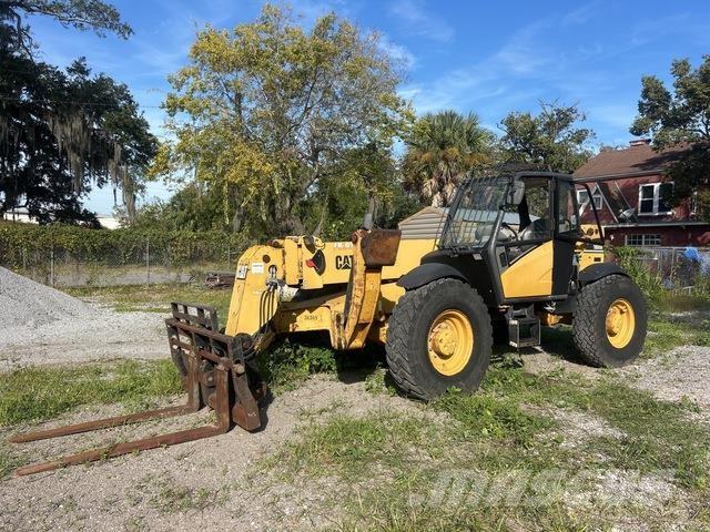 CAT TH560B Manipulador telescópico