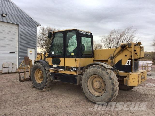 CAT TH83 Manipulador telescópico