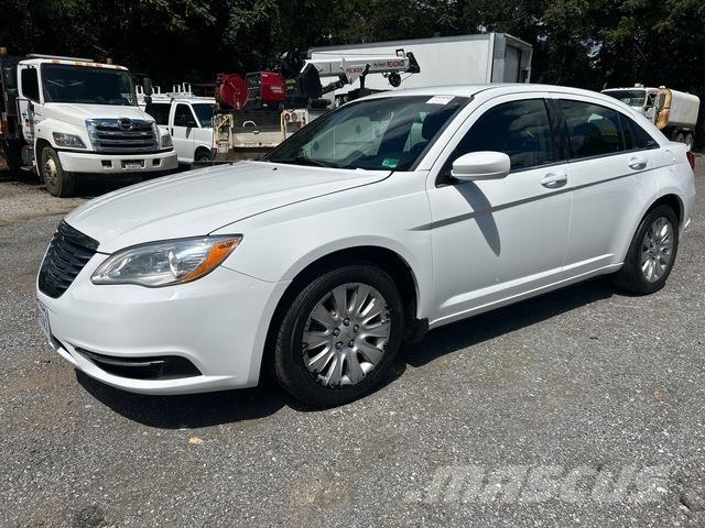 Chrysler 200 Automóvel