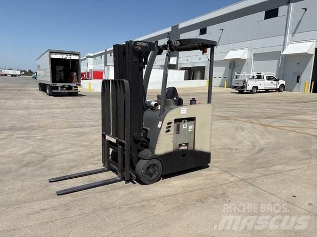 Crown RC5500 Empilhadores eléctricos