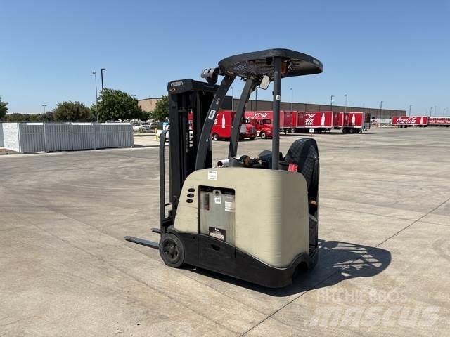 Crown RC5500 Empilhadores eléctricos