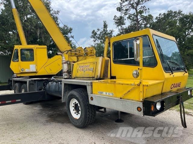 Daewoo DTC-35 Gruas de rastos