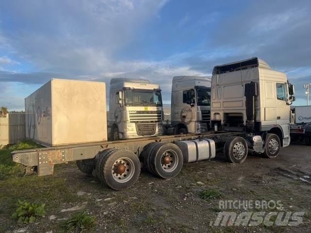 DAF XF105 Camiões de chassis e cabine