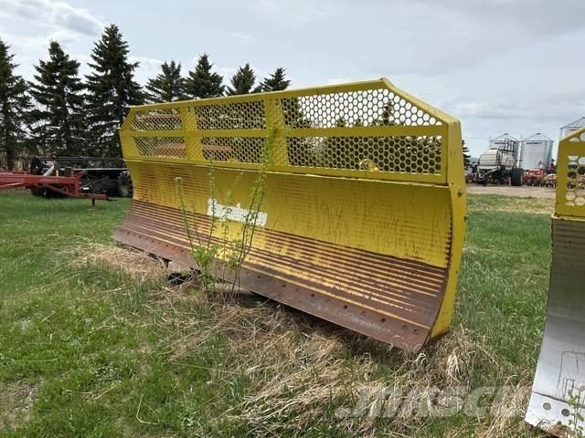 Degelman 6900 Dozers Tratores rodas