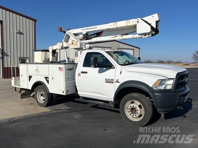 Dodge Ram 5500 Plataformas aéreas montadas em camião