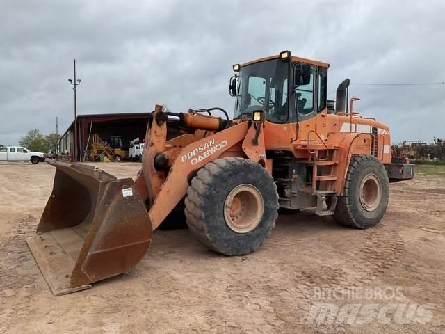 Doosan DL300 Carregadeiras de rodas