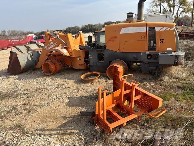 Doosan DL300 Carregadeiras de rodas