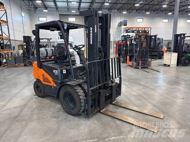 Doosan G25N-7 Construção - Outros
