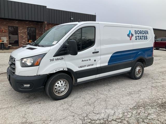 Ford  Caminhões de caixa fechada