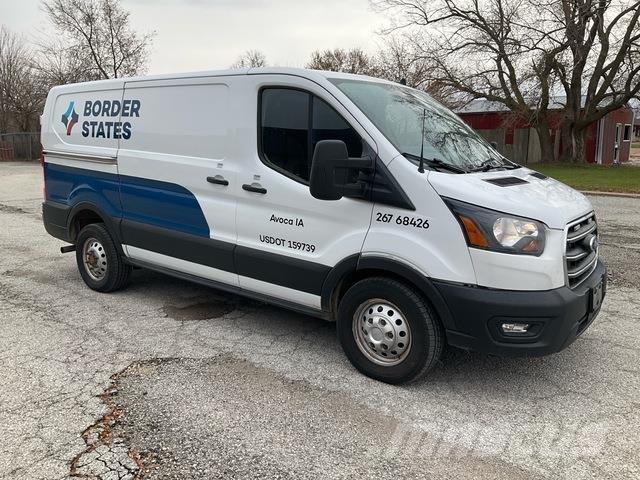 Ford  Caminhões de caixa fechada