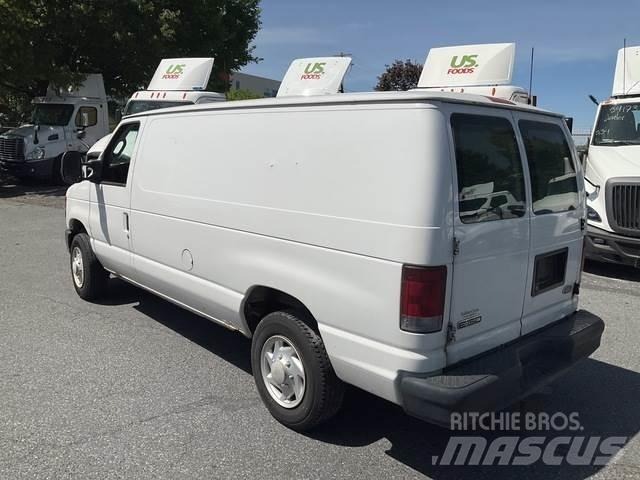 Ford E-150 Carrinhas de caixa fechada