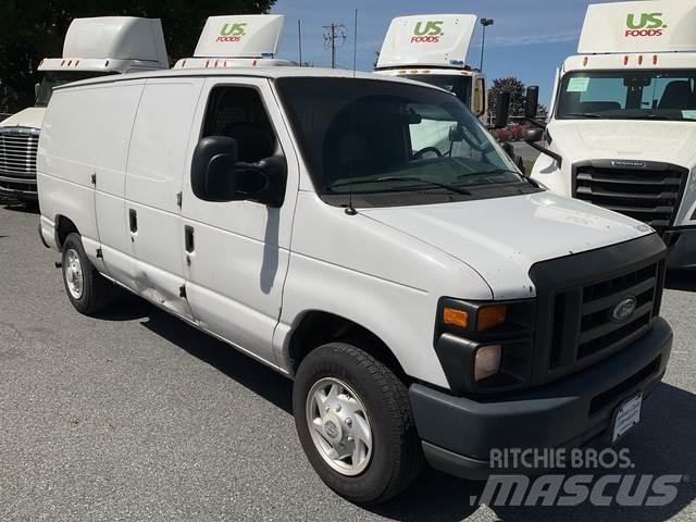 Ford E-150 Carrinhas de caixa fechada