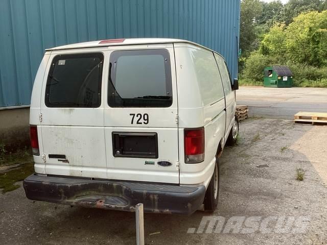 Ford E-150 Carrinhas de caixa fechada