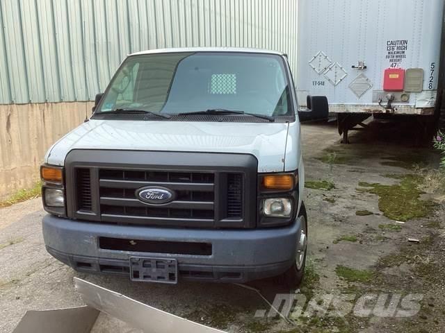Ford E-150 Carrinhas de caixa fechada