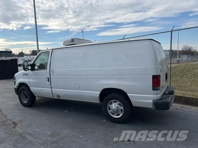 Ford E-250 Carrinhas de caixa fechada