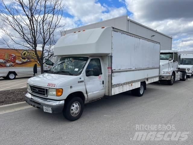 Ford E-350 Carrinhas de caixa fechada
