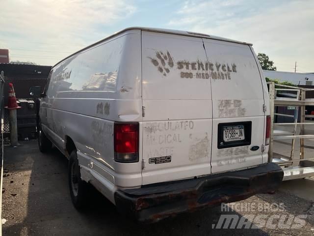 Ford E-350 Carrinhas de caixa fechada