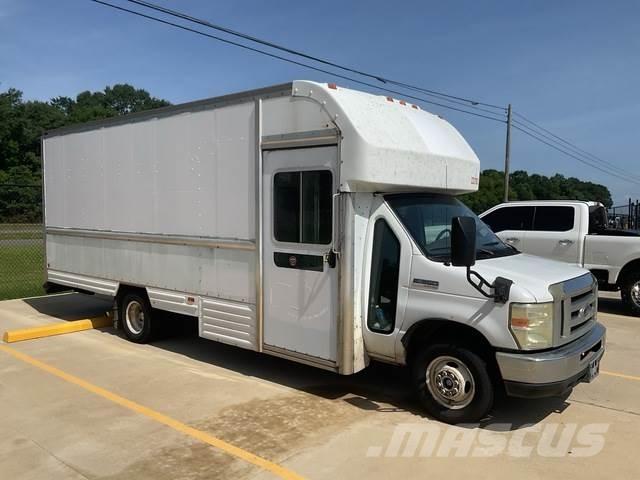Ford E-350 Carrinhas de caixa fechada