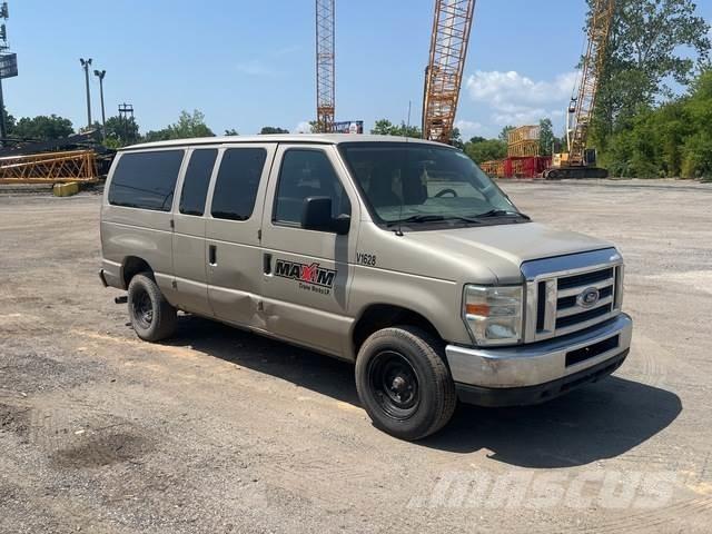 Ford E-350 Automóvel