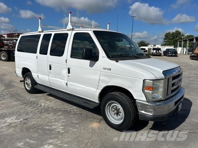 Ford E-350 Automóvel