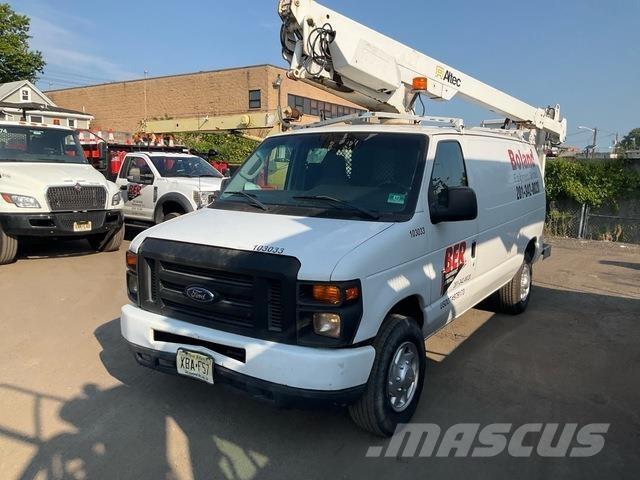 Ford E-350 Plataformas aéreas montadas em camião