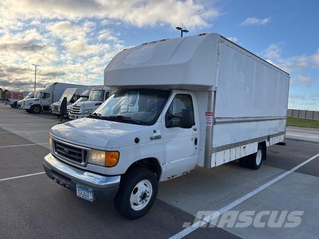 Ford E-350 Caminhões de caixa fechada