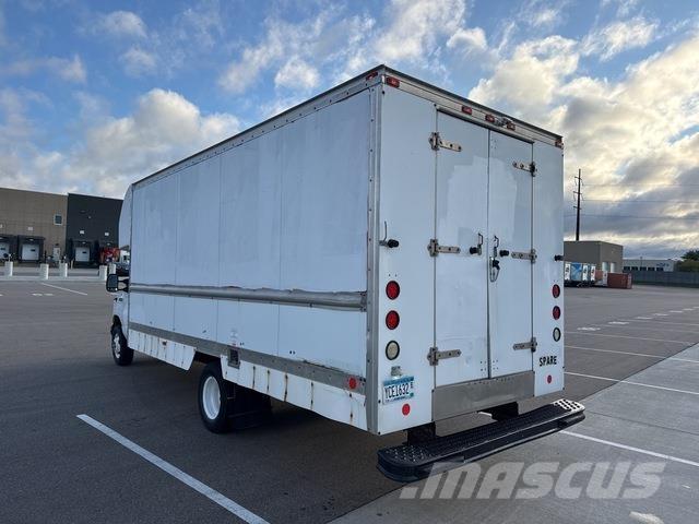 Ford E-350 Caminhões de caixa fechada