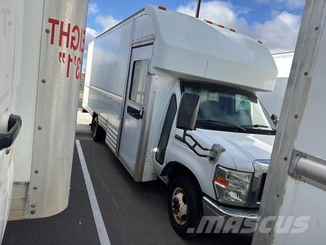 Ford E-350 Caminhões de caixa fechada
