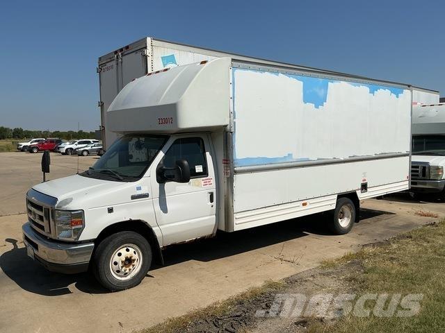 Ford E-350 Caminhões de caixa fechada