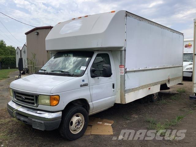 Ford E-350 Caixa fechada