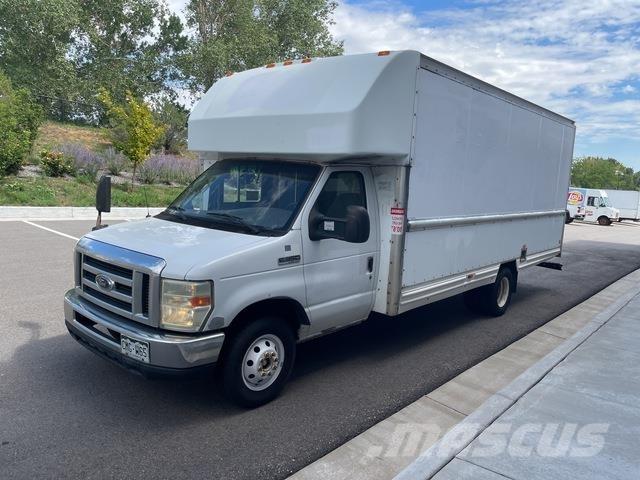Ford E-350 Caminhões de caixa fechada