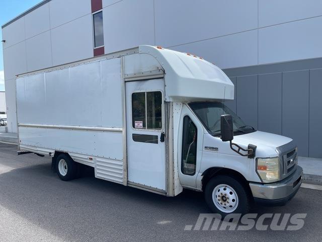 Ford E-350 Caminhões de caixa fechada