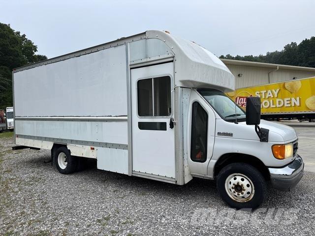 Ford E-350 Carrinhas de caixa fechada