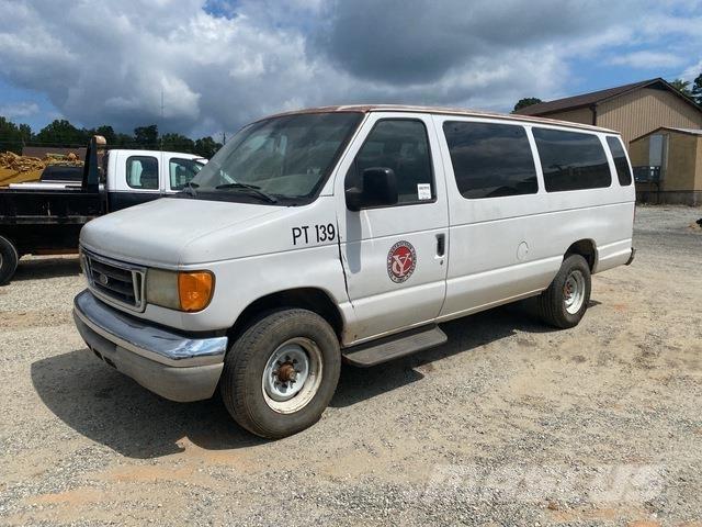 Ford E-350 Automóvel