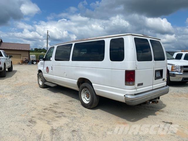 Ford E-350 Automóvel