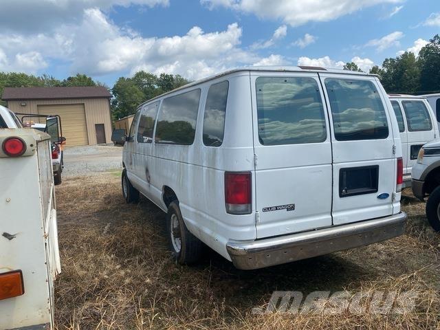Ford E-350 Automóvel
