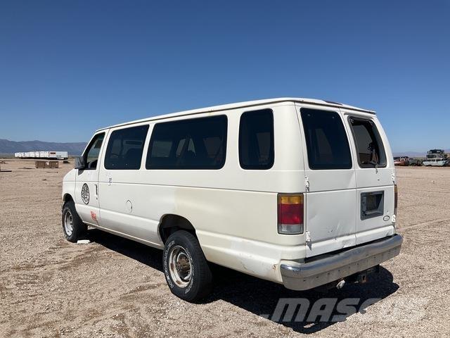 Ford E-350 Automóvel