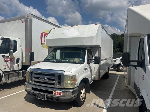 Ford E-350 Caixa fechada