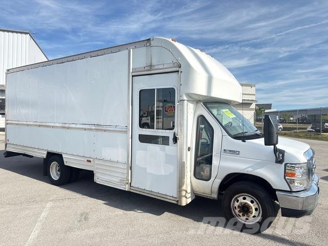 Ford E-350 Caixa fechada